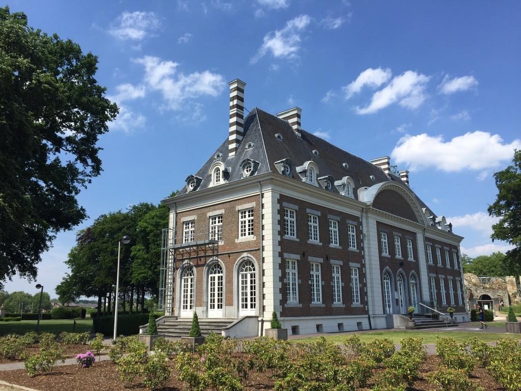 Kasteel Pietersheim Maastricht - Lanaken 호텔 외부 사진