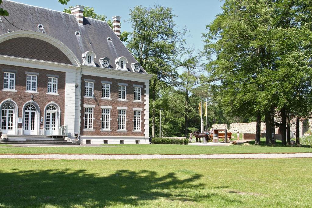 Kasteel Pietersheim Maastricht - Lanaken 호텔 외부 사진