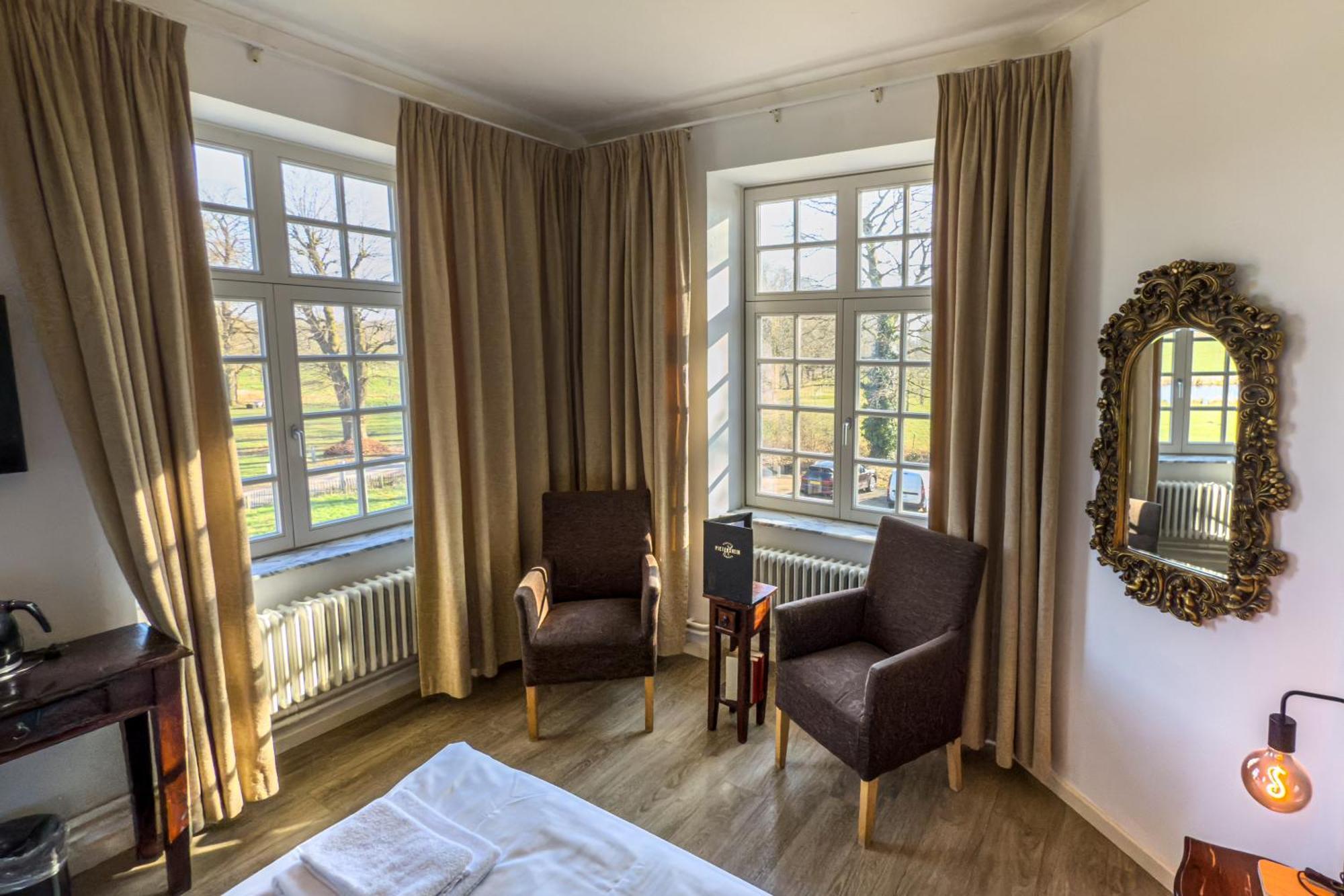 Kasteel Pietersheim Maastricht - Lanaken 호텔 외부 사진